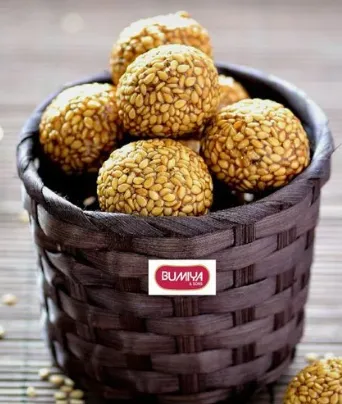 Desi Gud Til Laddu Natural gud aur til se bana traditional winter sweet.