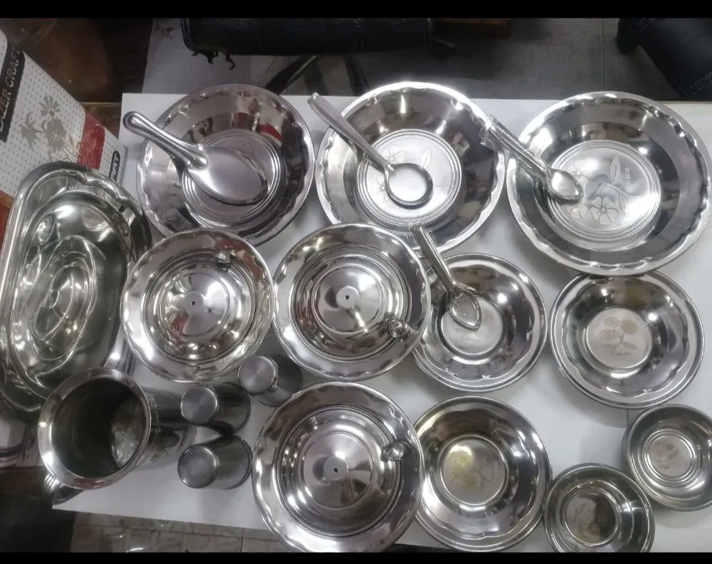 Round Silver Touch Stainless Steel Dinner Set, For Home