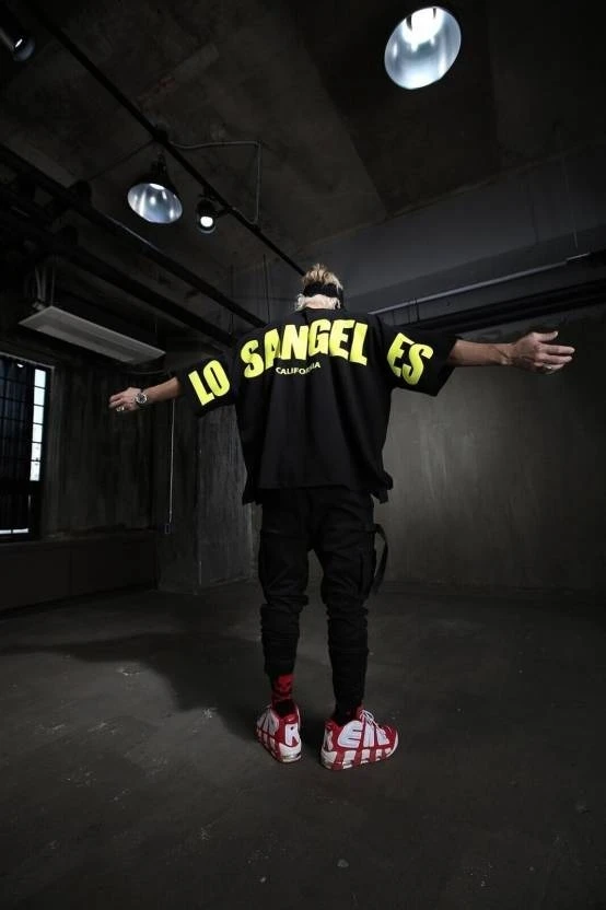 Yobdel Printed, Typography Men Round Neck Black T-Shirt