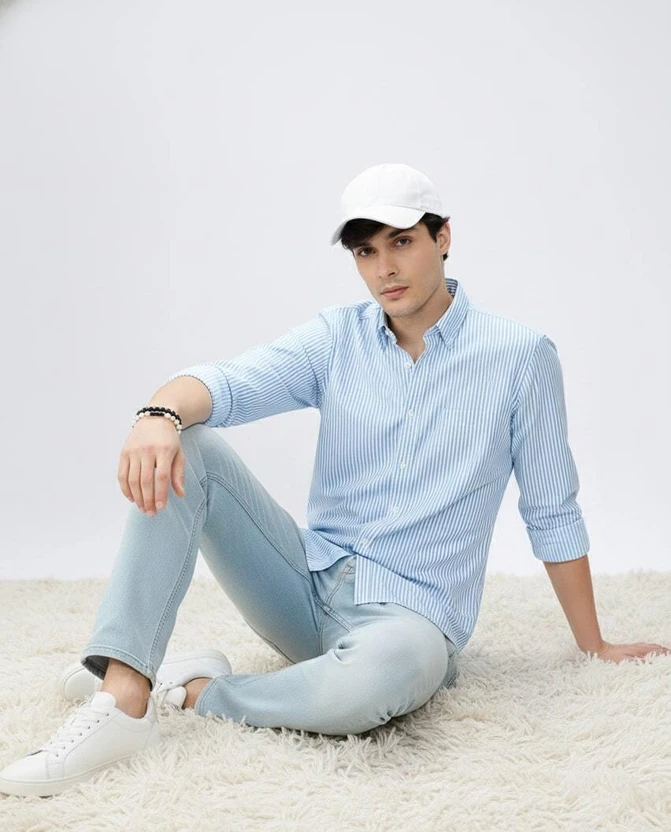 EIGHTEEN UP Men Striped Casual Blue Shirt